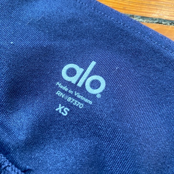 Alo Yoga Idol Leggings - Picture 6 of 9